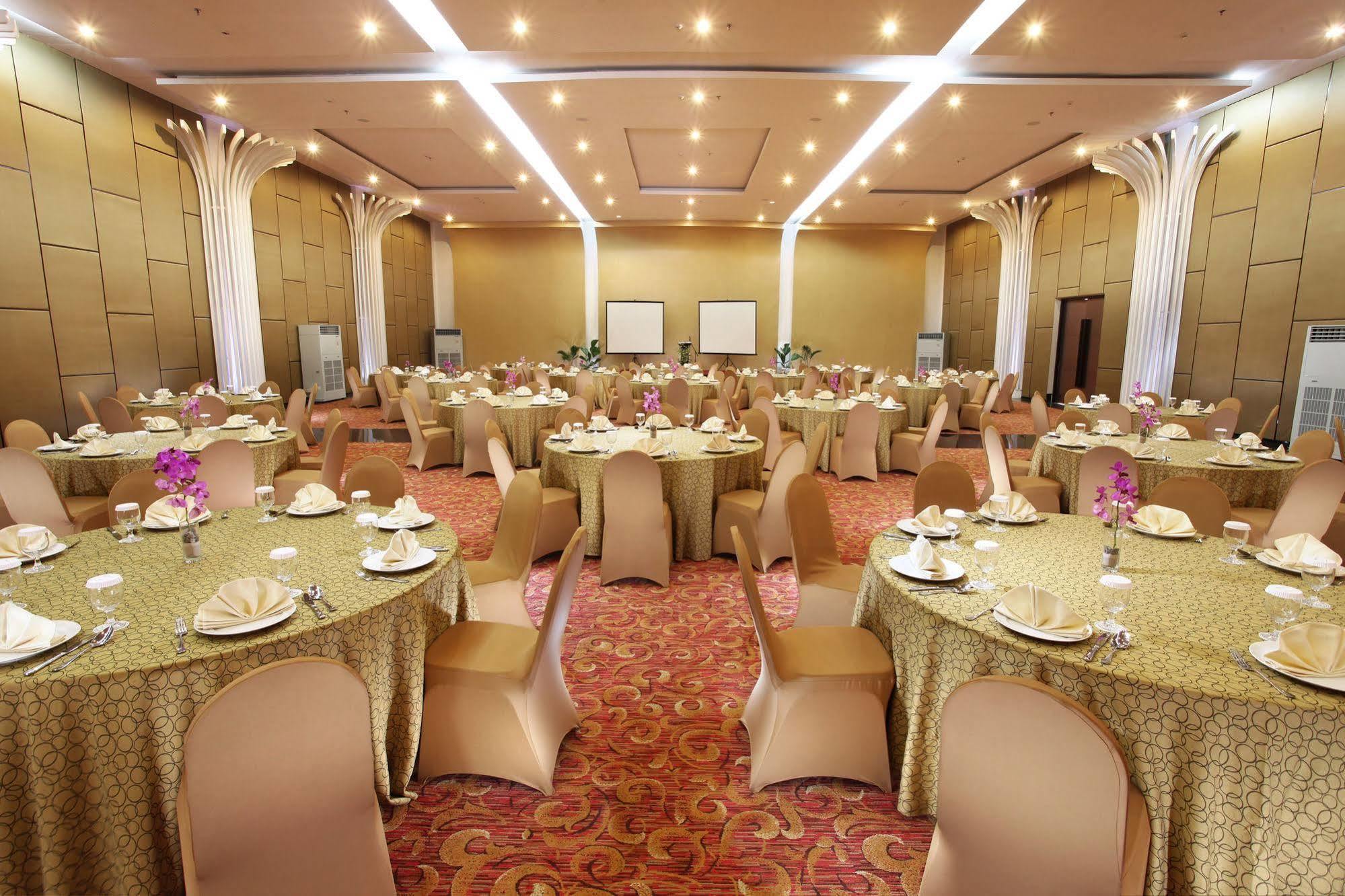Swiss-Belinn Pangkalan Bun Luaran gambar